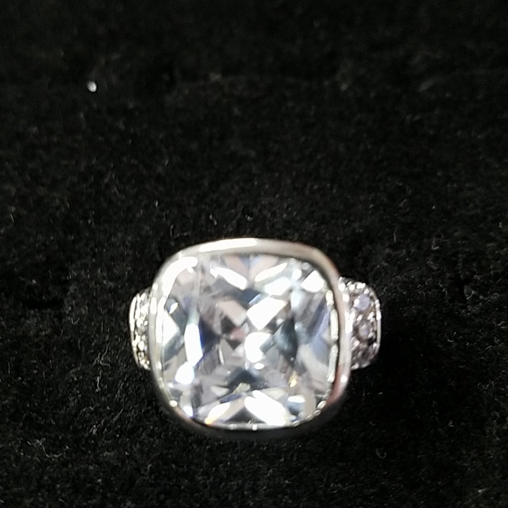 Rhodium CZ Ring. - Picture 2 of 4